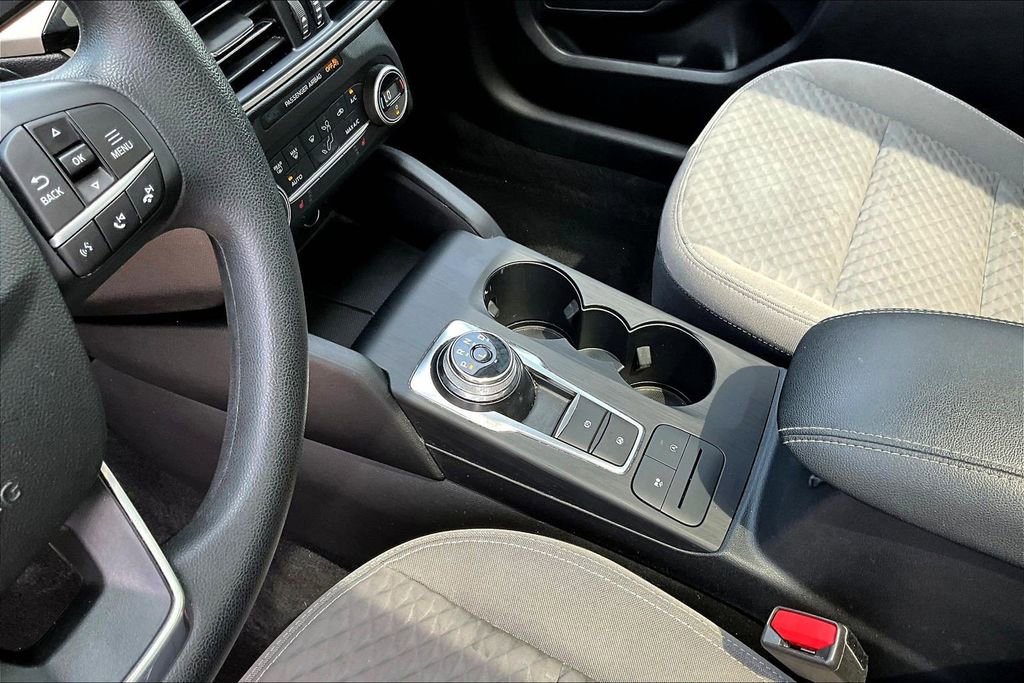 Used 2020 Ford Escape SE image 20