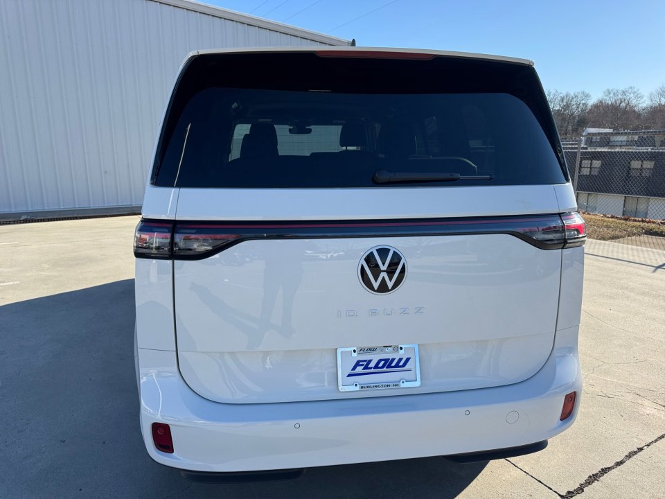New 2025 Volkswagen ID. Buzz Pro S image 13