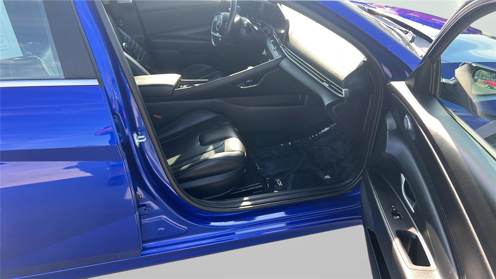 Used 2025 Hyundai Elantra Limited FWD image 13