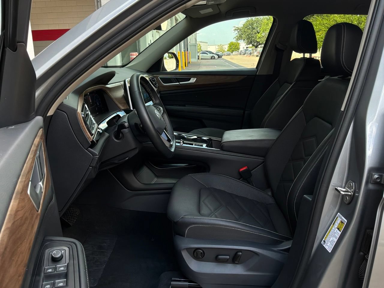 Used 2026 Volkswagen Atlas SE FWD image 10