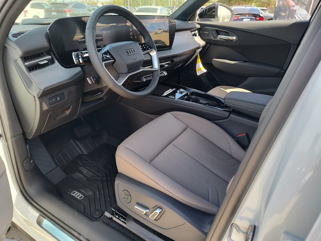 New 2026 Audi Q3 quattro 2.0T AWD/4WD image 2