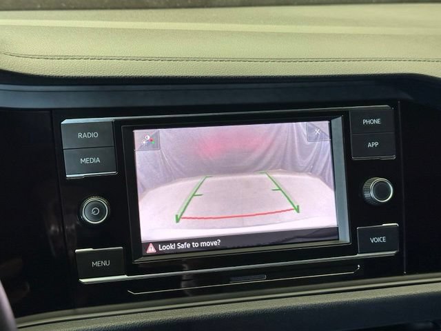 Used 2024 Volkswagen Jetta SE FWD image 28