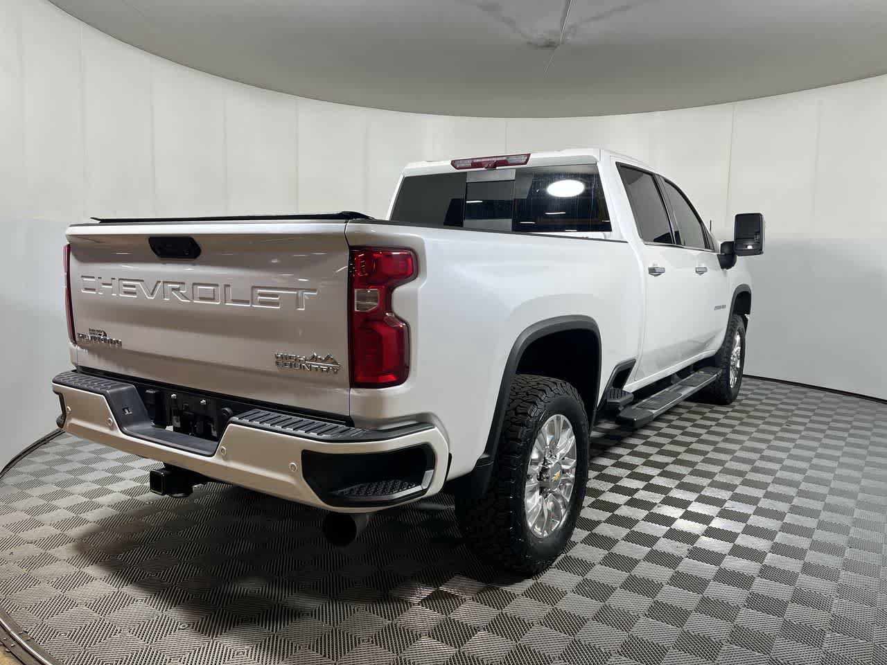 Used 2022 Chevrolet Silverado 2500 High Country w/ LPO, Hitch Package AWD/4WD image 8