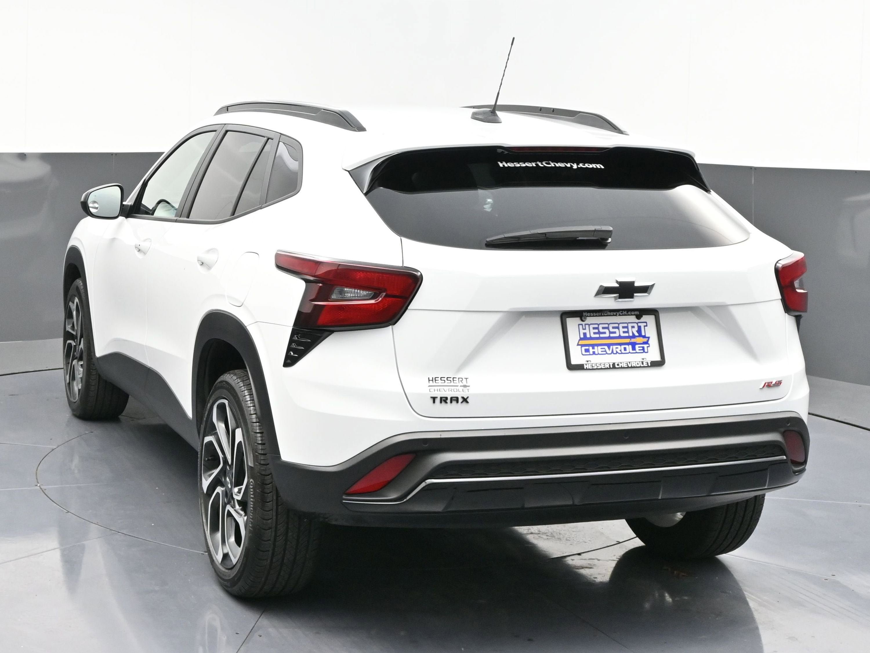 Certified 2025 Chevrolet Trax RS w/ Driver Confidence Package image 6