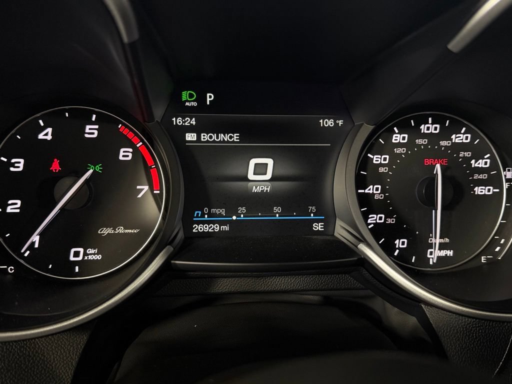 Used 2023 Alfa Romeo Giulia Veloce RWD image 17