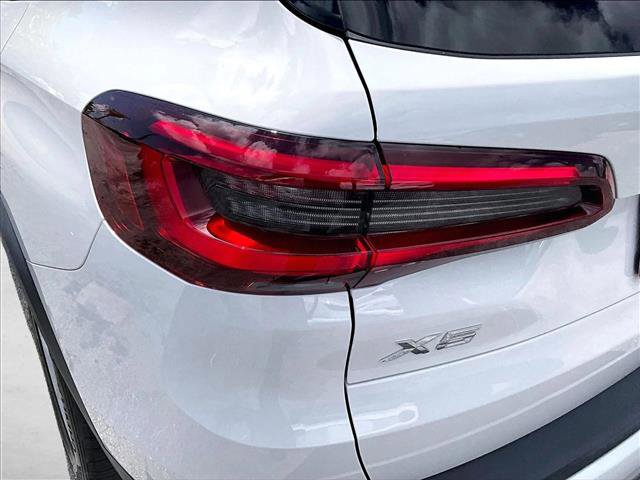 Used 2022 BMW X5 xDrive40i w/ Premium Package image 29