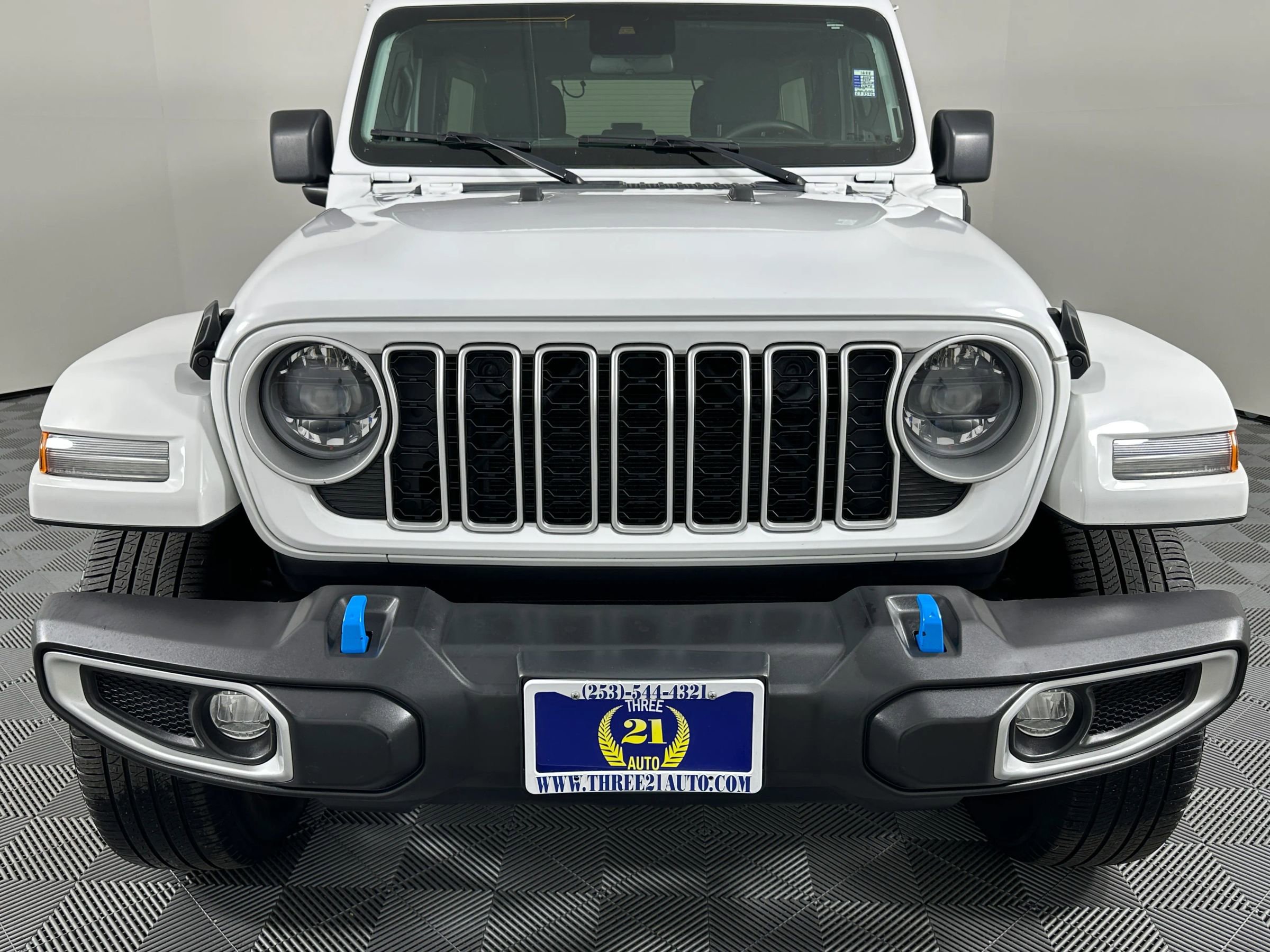 Used 2024 Jeep Wrangler Unlimited Sahara image 3