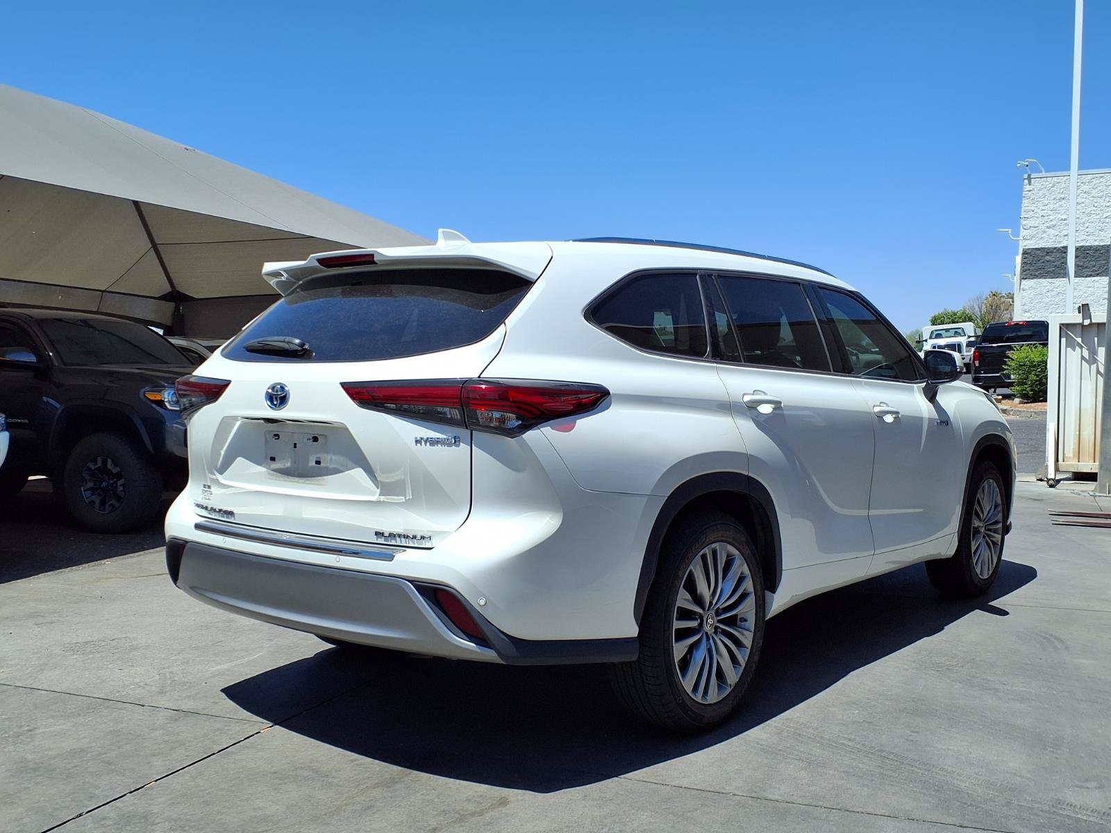 Used 2021 Toyota Highlander Platinum FWD image 5