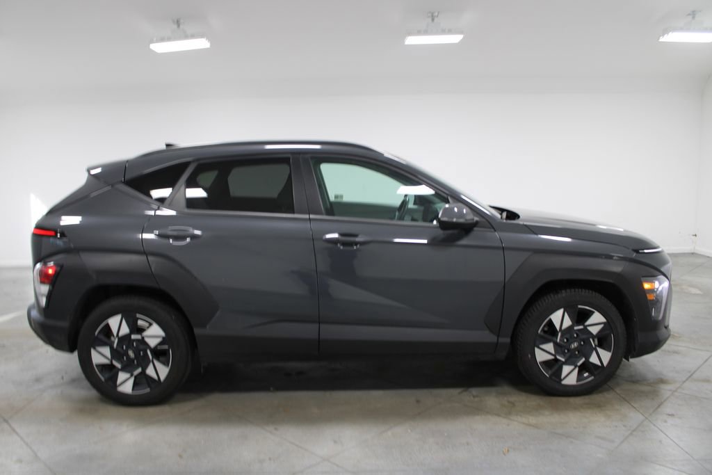 Used 2024 Hyundai Kona SEL image 11