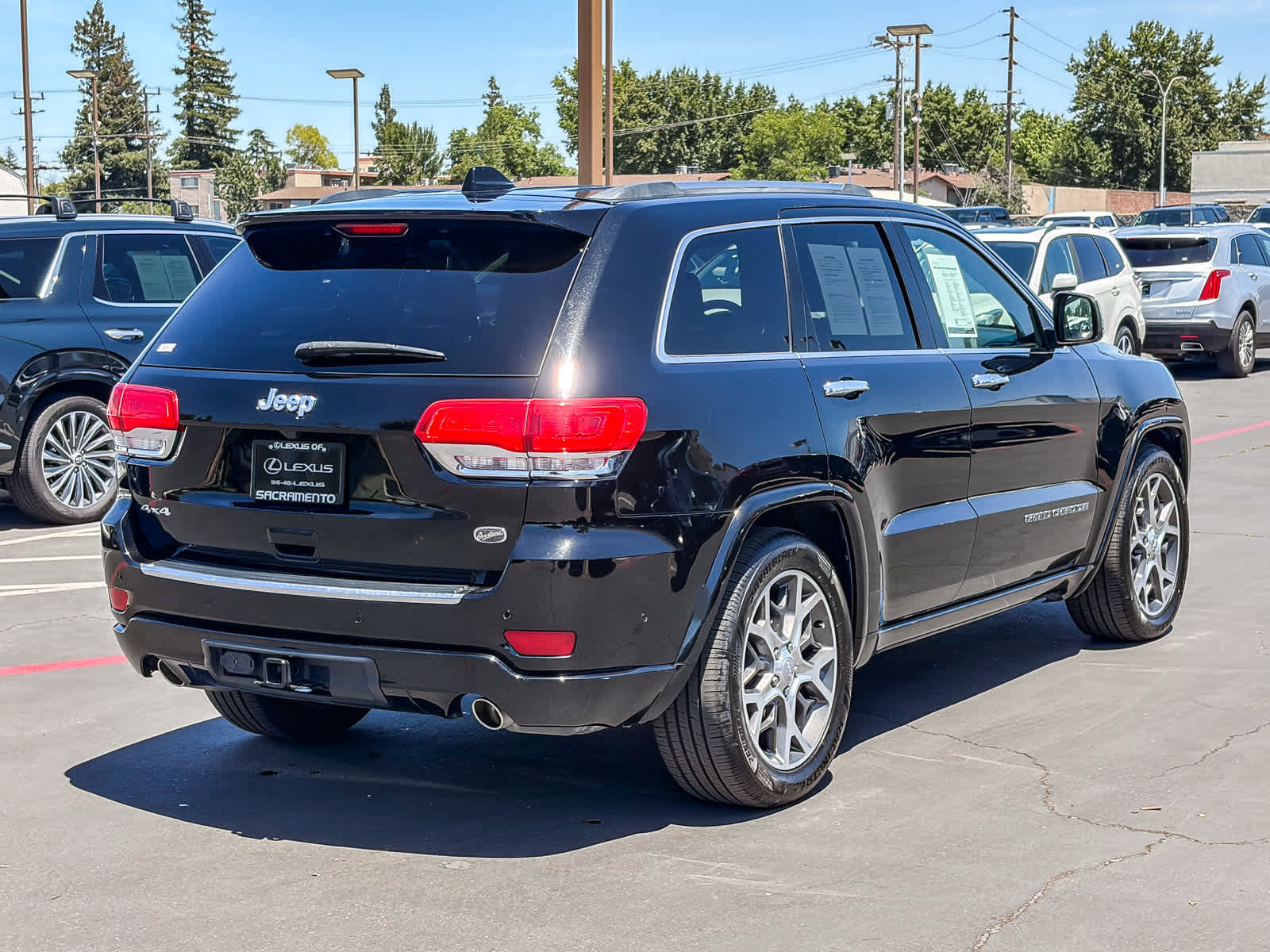 Used 2020 Jeep Grand Cherokee Overland AWD/4WD image 4