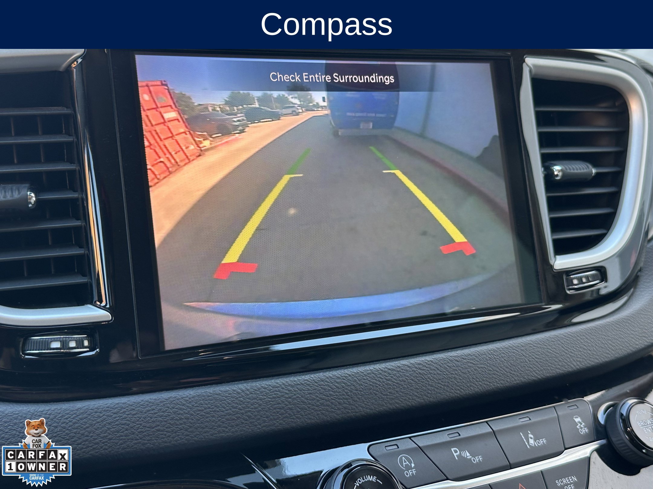 Used 2021 Chrysler Pacifica Touring-L FWD image 21