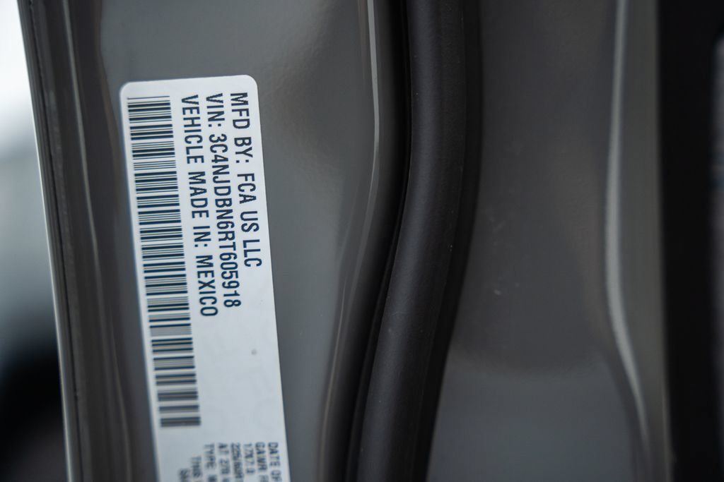 Used 2024 Jeep Compass Latitude AWD/4WD image 40