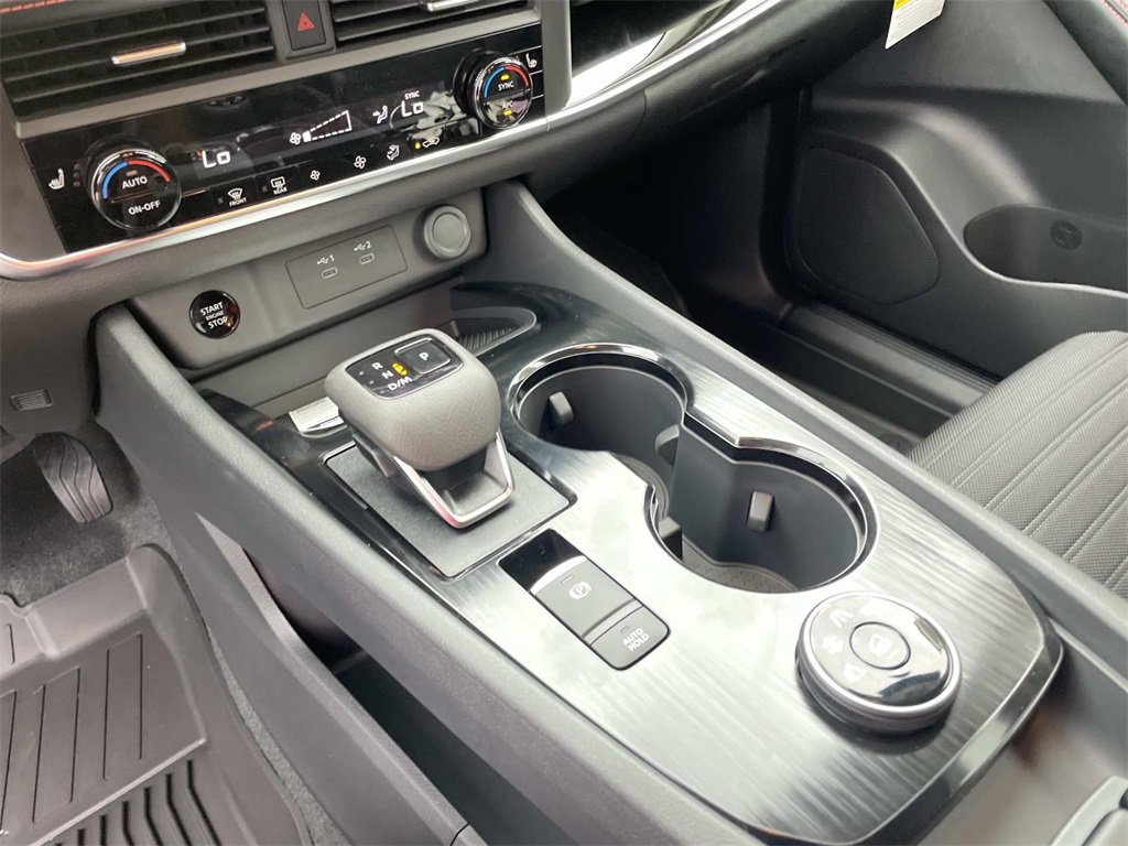 New 2026 Nissan Rogue SV AWD/4WD image 18