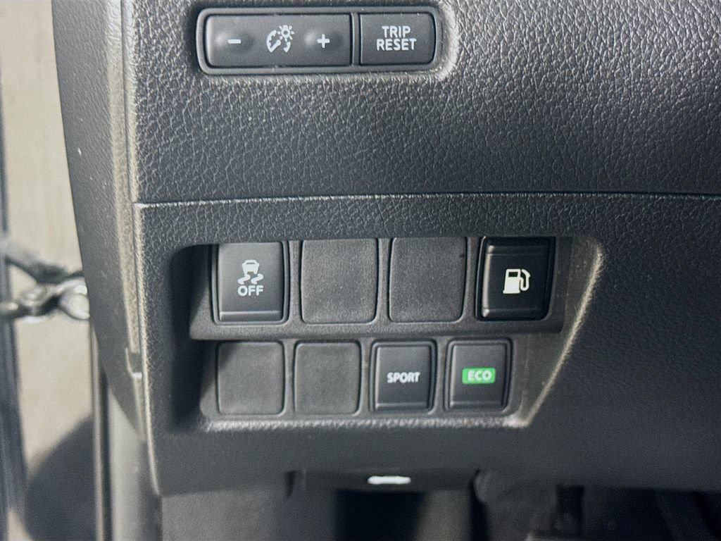 Used 2018 Nissan Rogue S FWD image 12