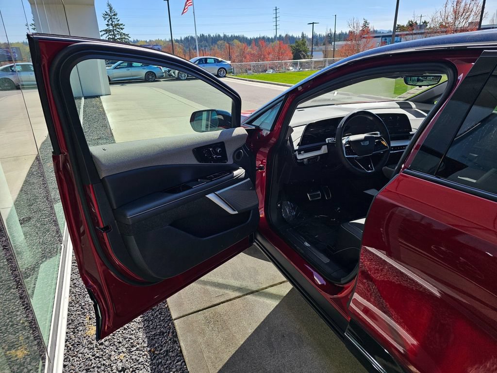 New 2026 Cadillac Optiq Sport 1 AWD/4WD image 18