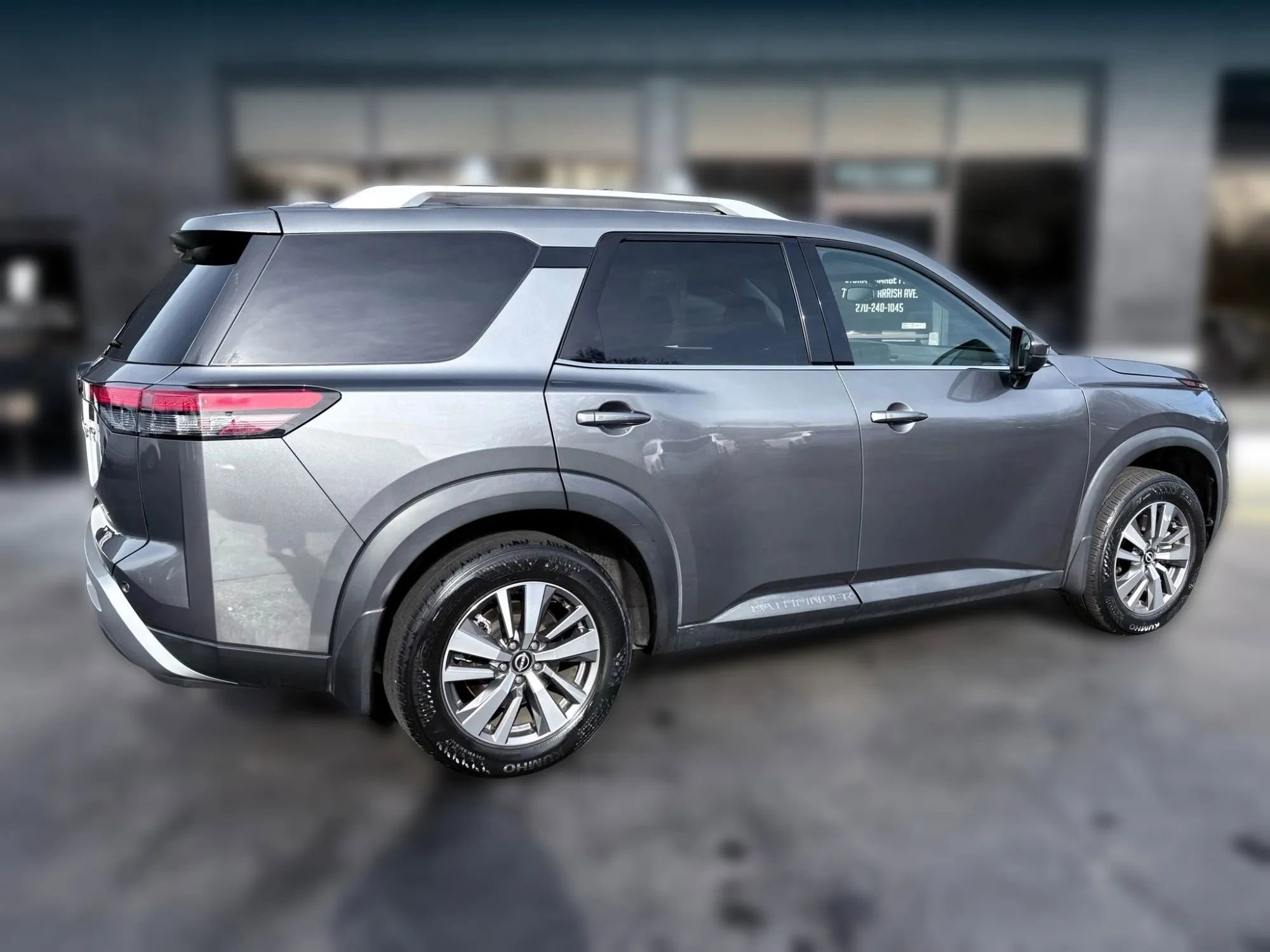 Used 2022 Nissan Pathfinder SL image 5