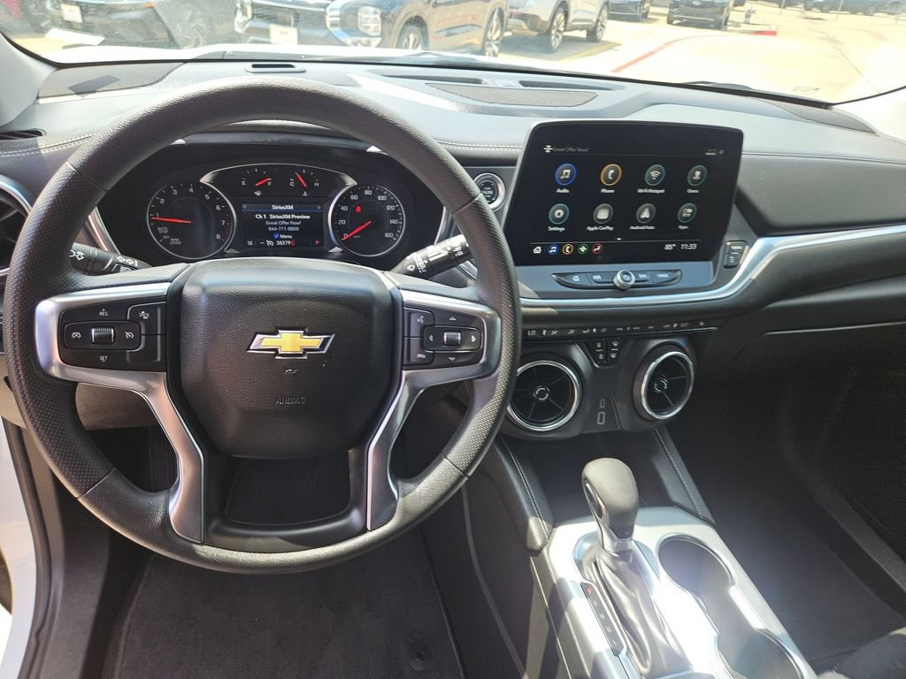Used 2025 Chevrolet Blazer LT FWD image 17