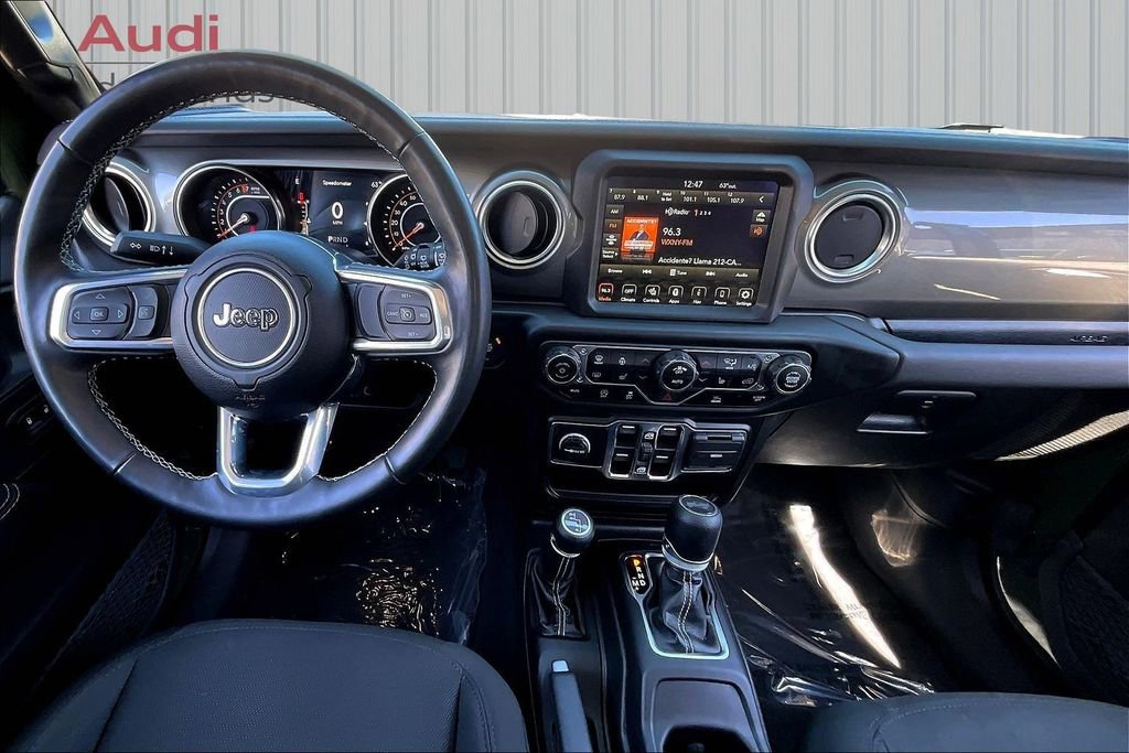 Used 2022 Jeep Wrangler Unlimited Sahara w/ Cold Weather Group AWD/4WD image 7