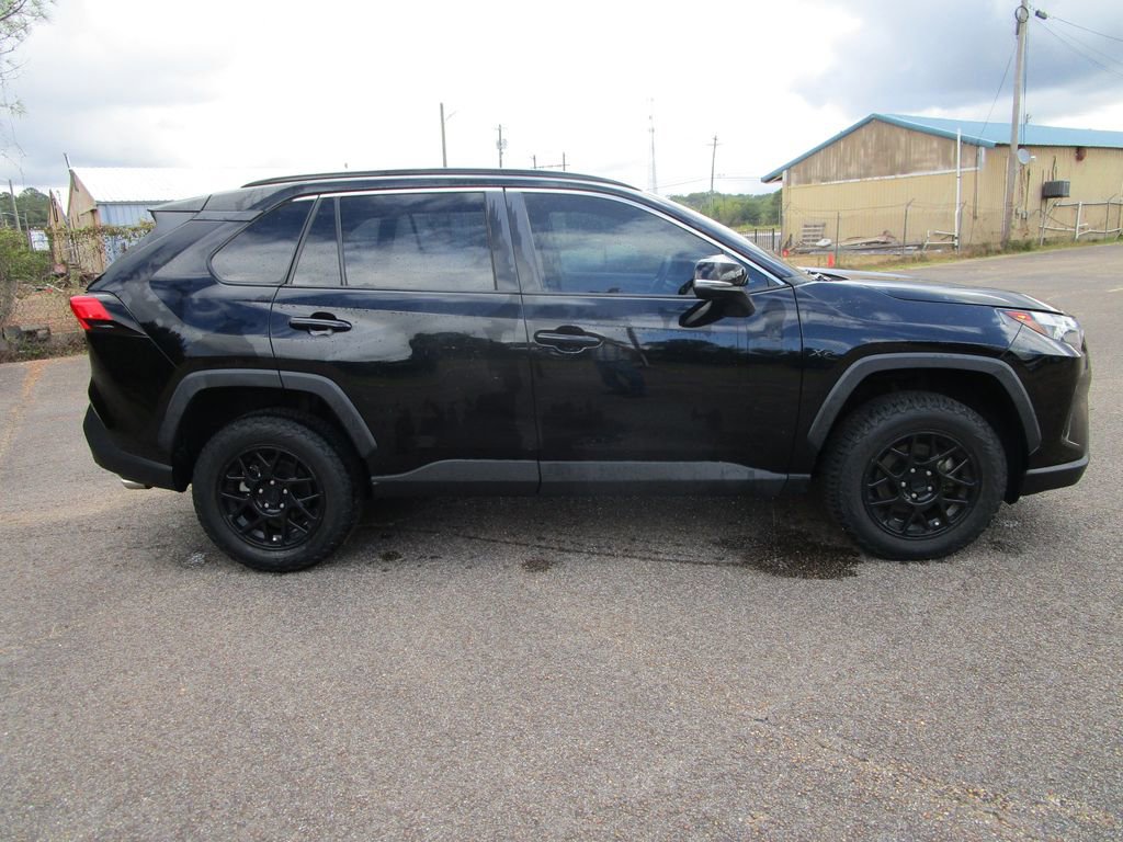 Used 2022 Toyota RAV4 XLE image 6