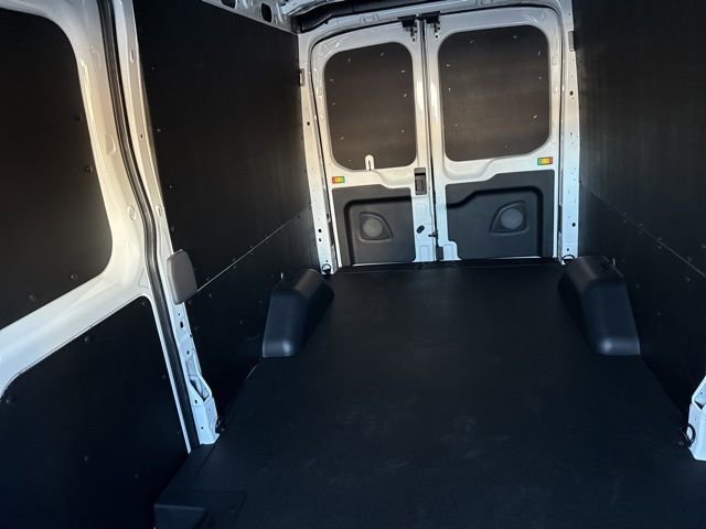 New 2026 Ford Transit 250 148 Medium Roof Extended AWD w/ Load Area Protection Package image 25