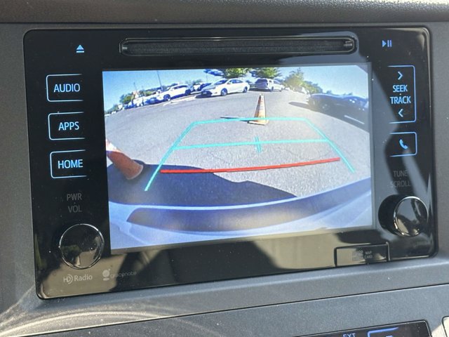 Used 2015 Toyota Sienna XLE Premium FWD image 17