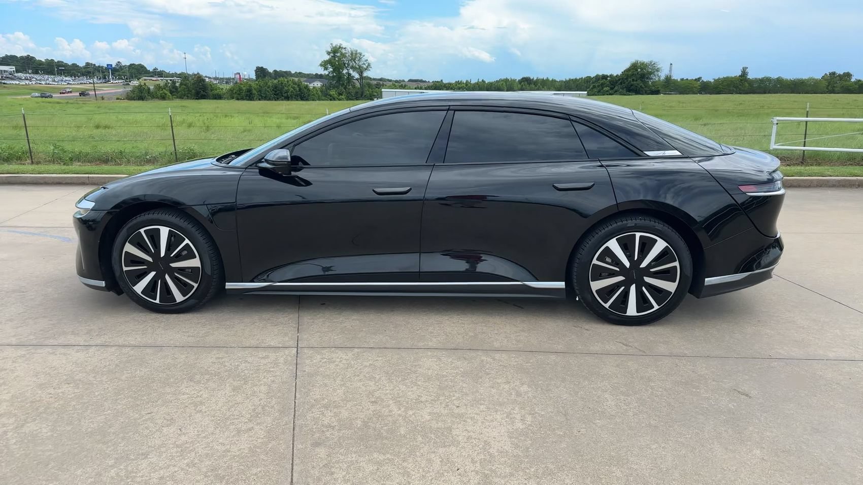 Used 2024 Lucid Air Touring AWD/4WD image 6