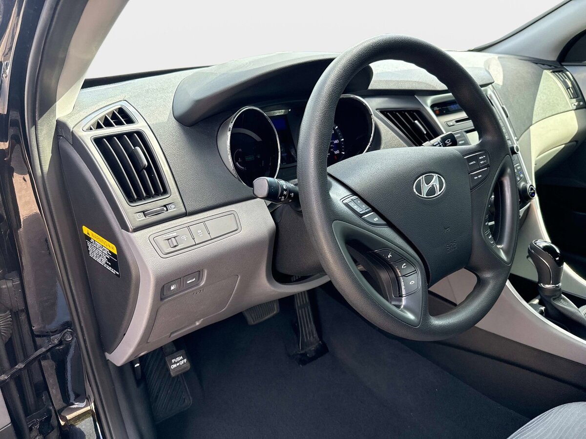 Used 2015 Hyundai Sonata Hybrid FWD image 17