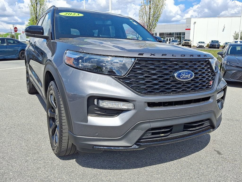 Used 2023 Ford Explorer ST w/ Equipment Group 401A AWD/4WD image 2