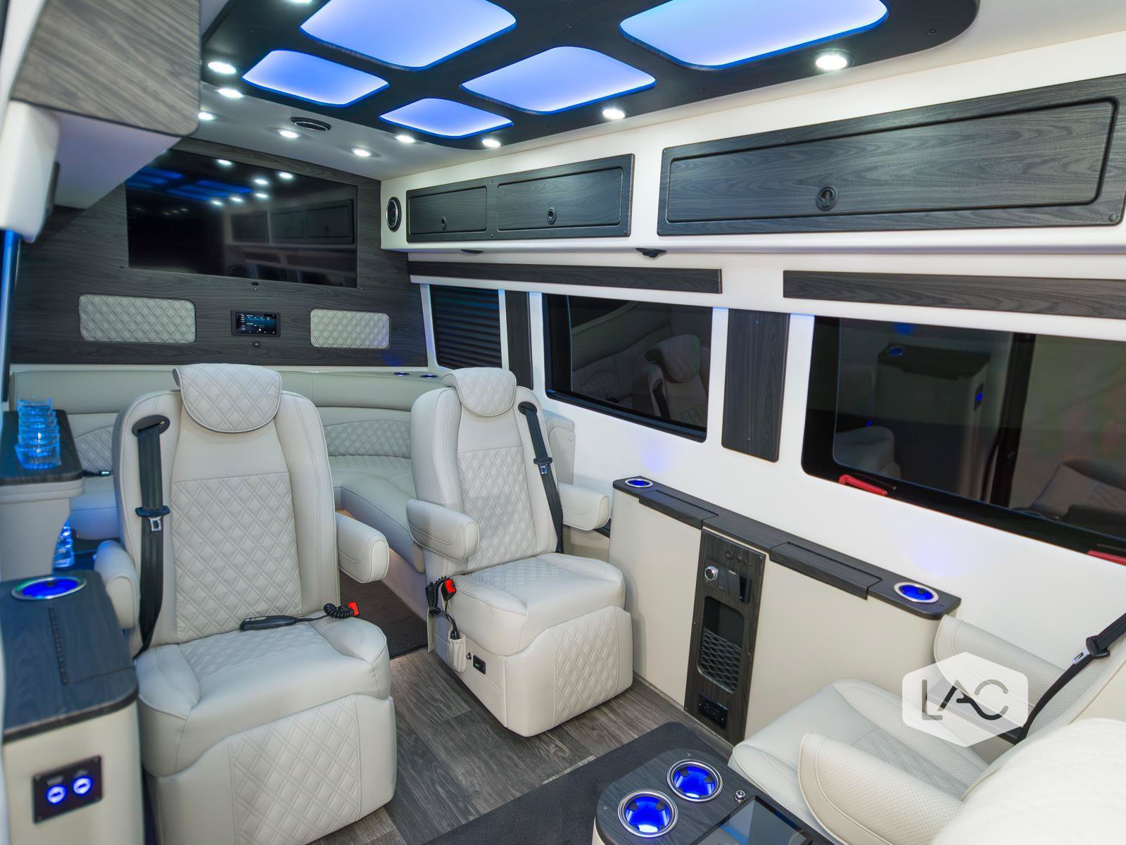 Used 2024 Mercedes-Benz Sprinter 3500 image 36