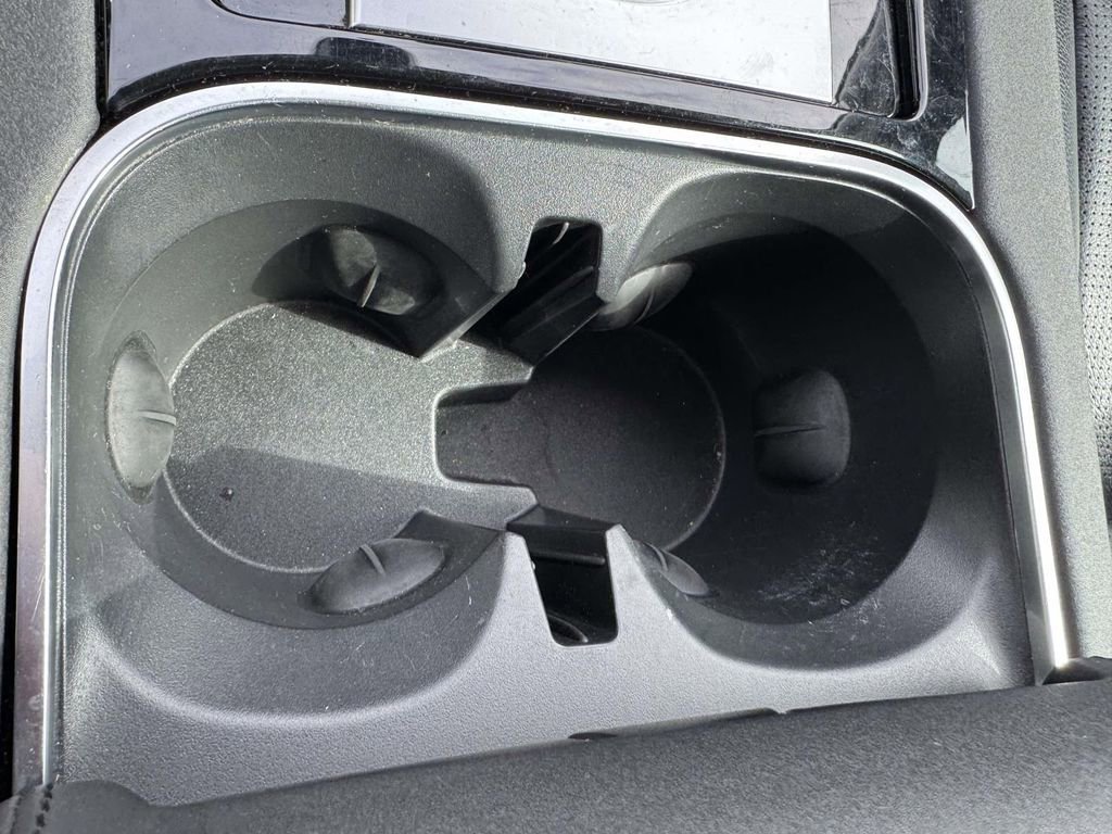 Used 2021 Land Rover Discovery Sport S image 24