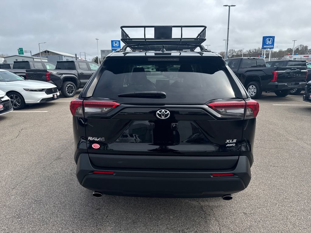 Used 2021 Toyota RAV4 XLE AWD/4WD image 6