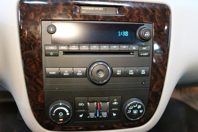 Used 2013 Chevrolet Impala LTZ FWD image 24