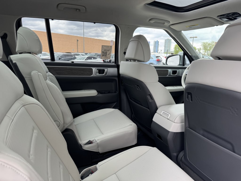 Used 2024 Hyundai Santa Fe Calligraphy FWD image 41