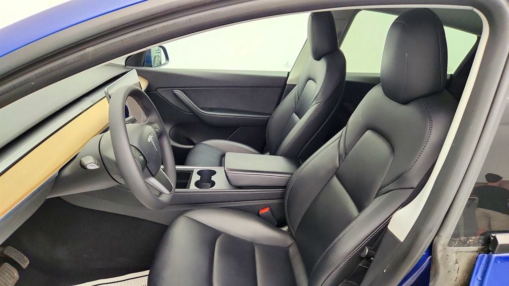 Used 2022 Tesla Model Y Long Range AWD/4WD image 24