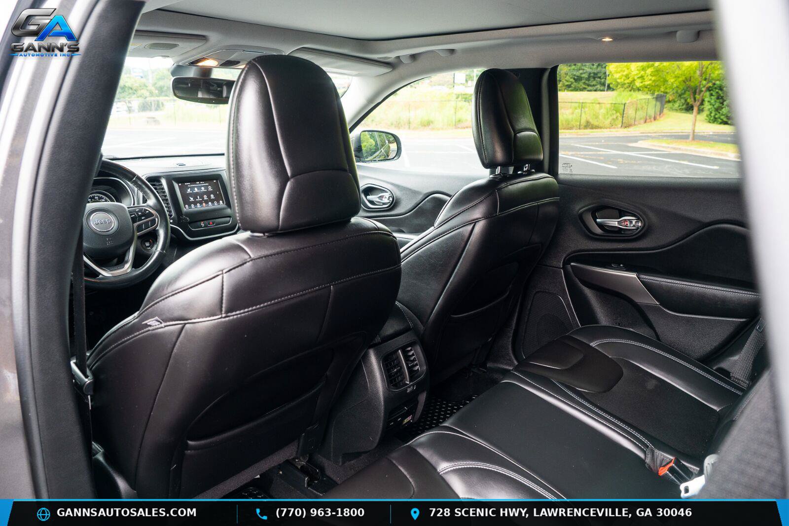 Used 2019 Jeep Cherokee Latitude Plus w/ Comfort/Convenience Group AWD/4WD image 29