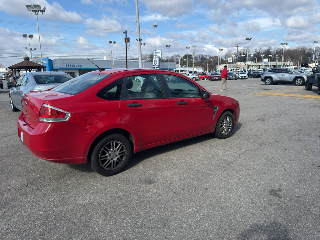 Used 2008 Ford Focus Sedan image 3