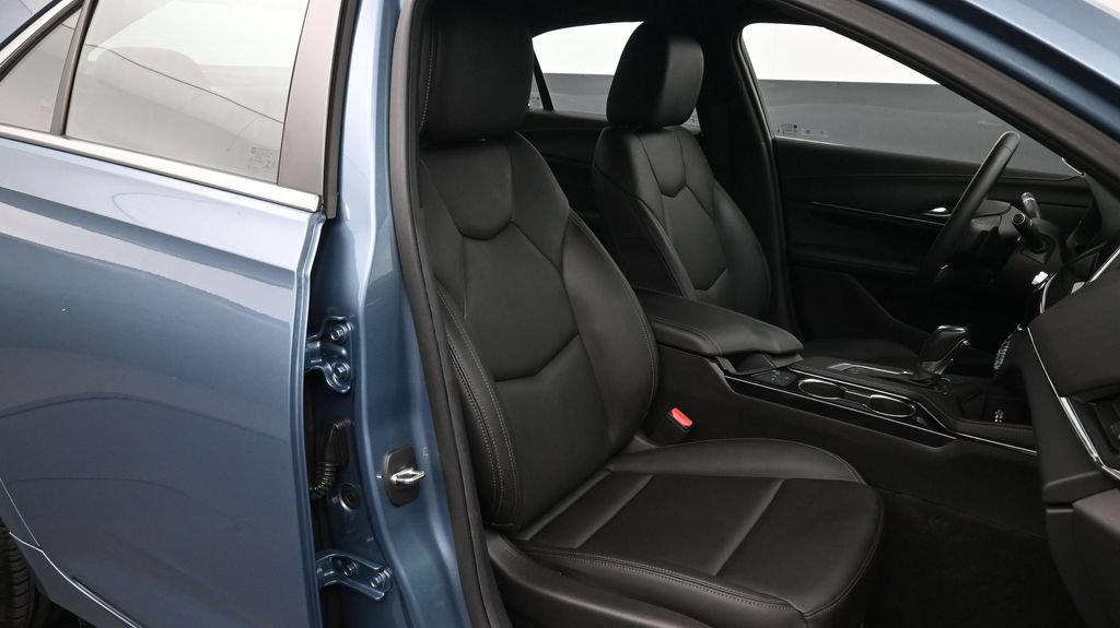 Certified 2023 Cadillac CT4 Luxury RWD image 17