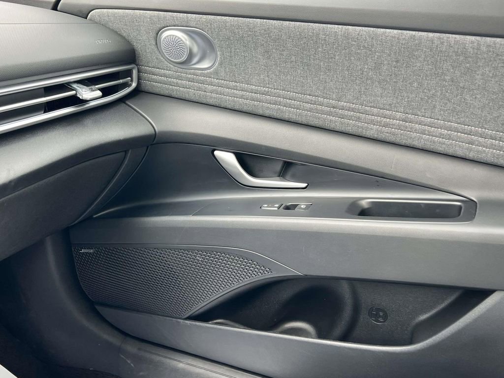 Certified 2025 Hyundai Elantra Limited image 41