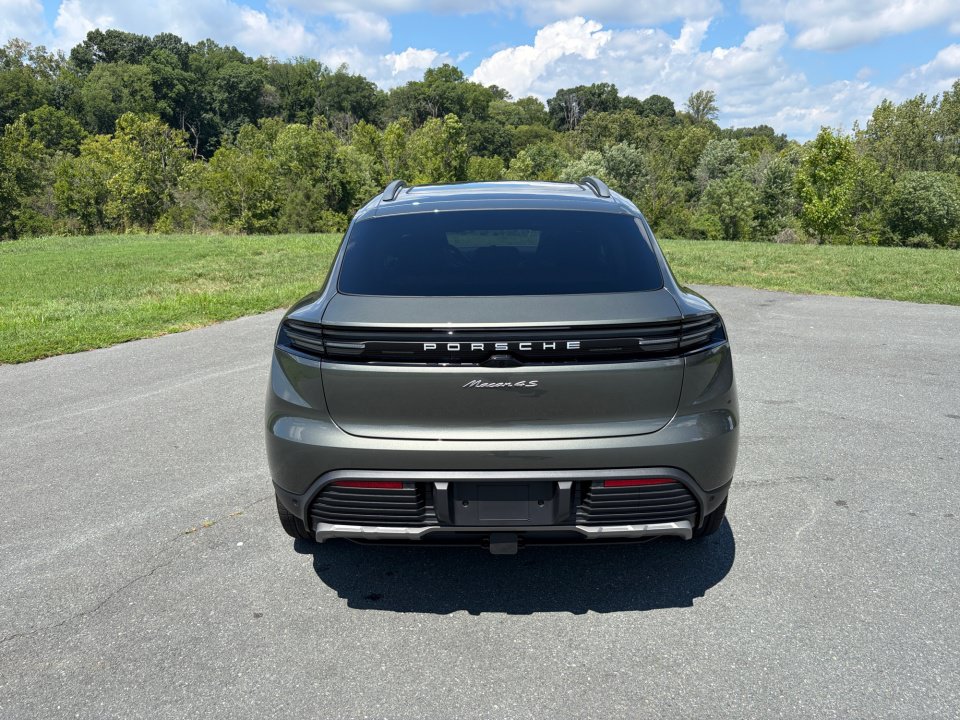 New 2026 Porsche Macan 4S Electric AWD/4WD image 6
