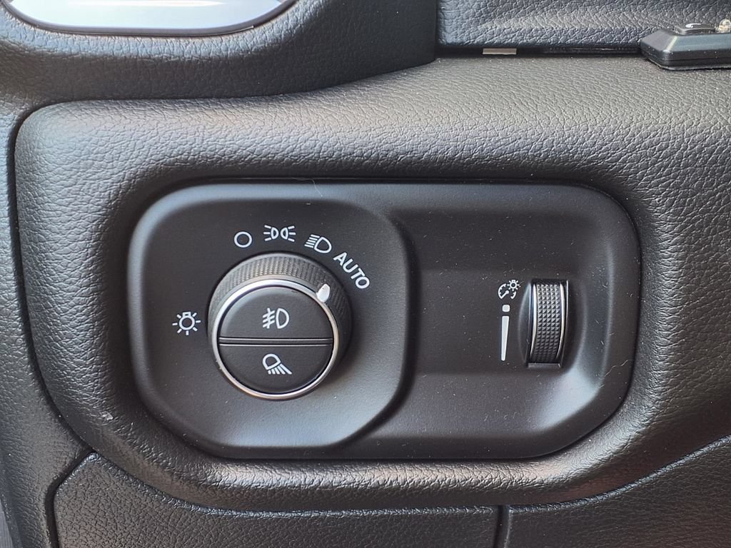 Used 2023 RAM 1500 Big Horn AWD/4WD image 10