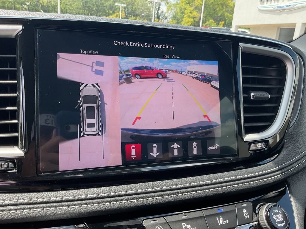 New 2026 Chrysler Pacifica Select image 22