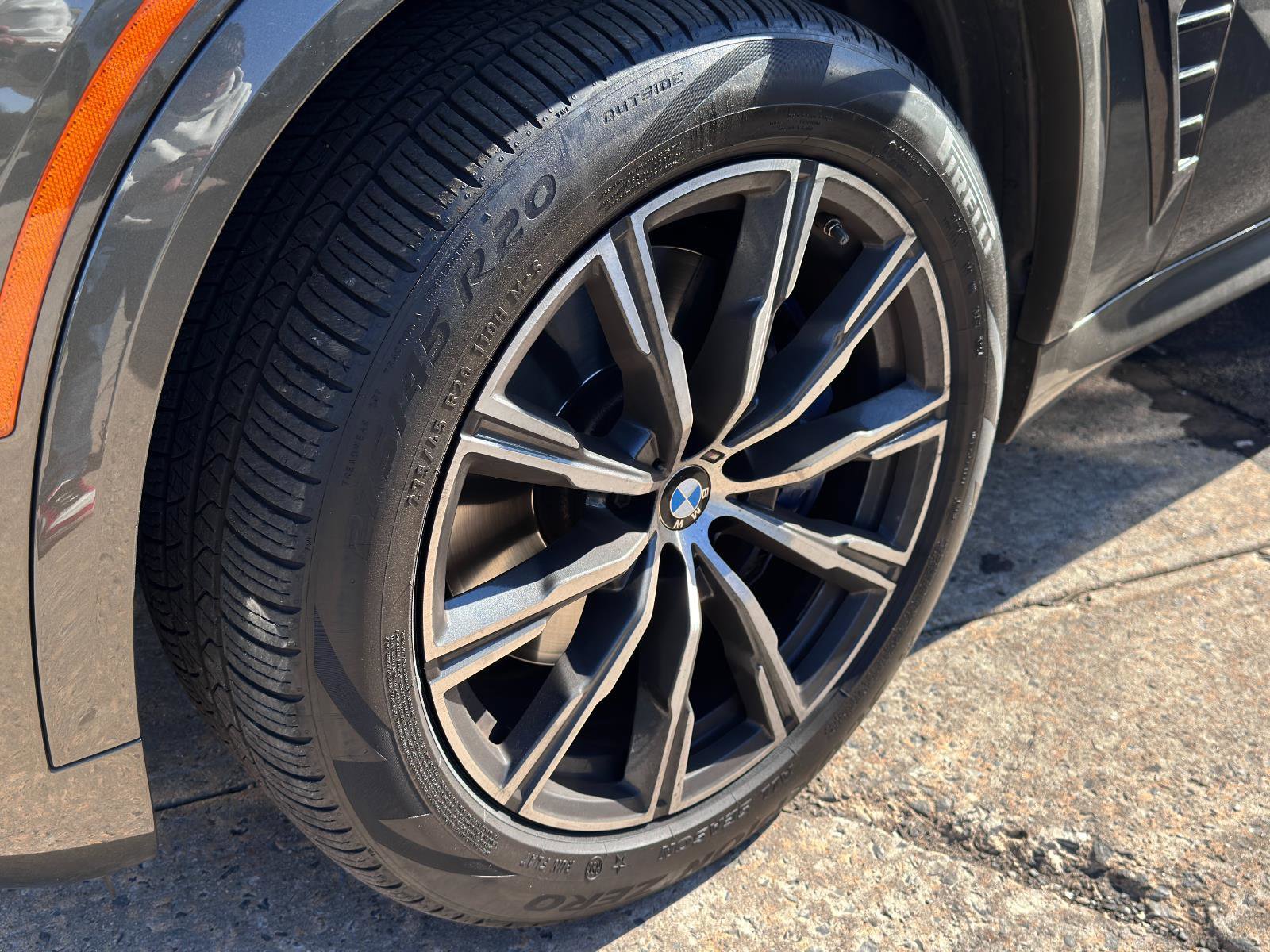 Used 2025 BMW X5 xDrive40i w/ M Sport Package image 12