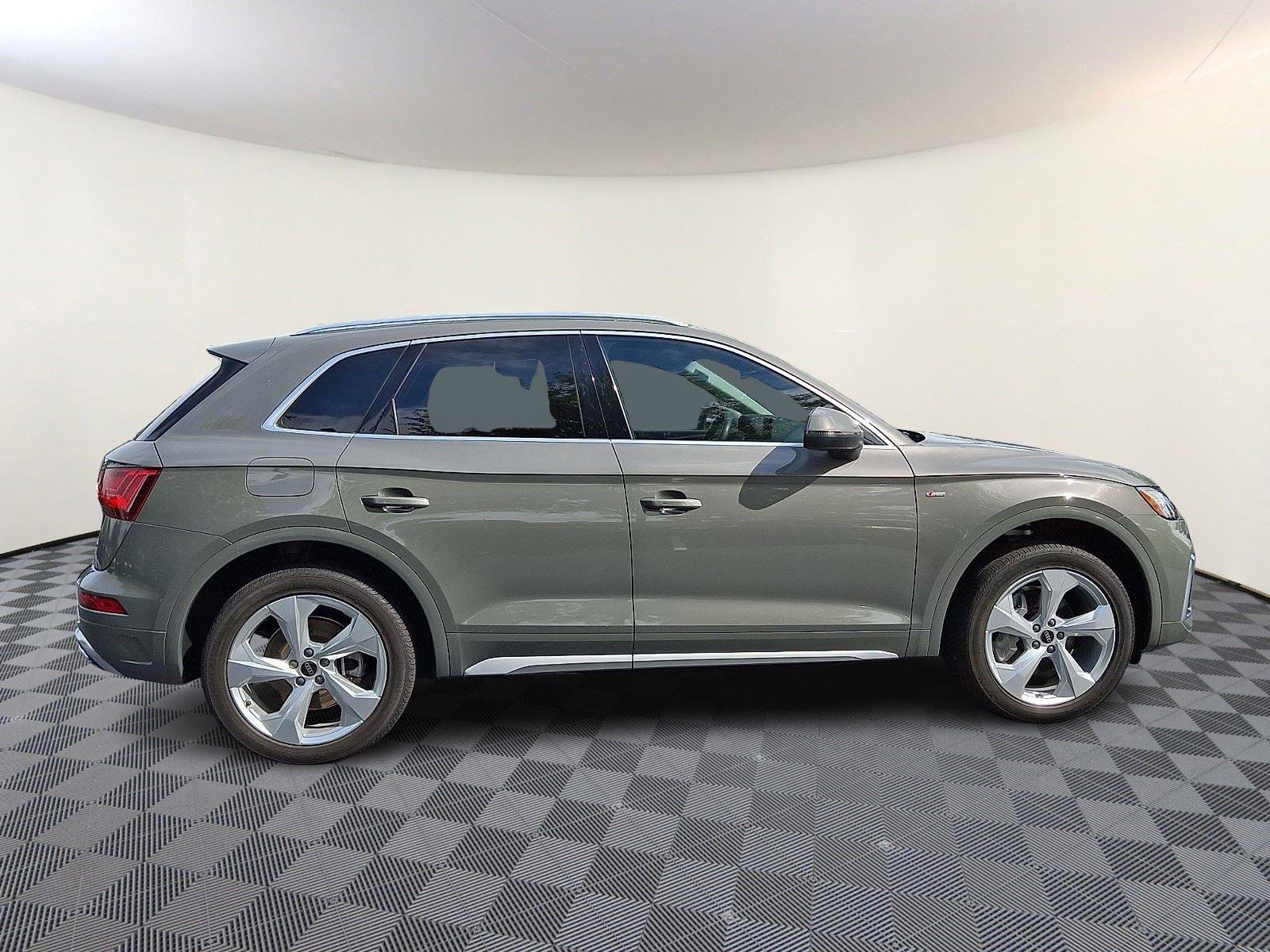 Used 2023 Audi Q5 2.0T Premium Plus w/ Premium Plus Package AWD/4WD image 7