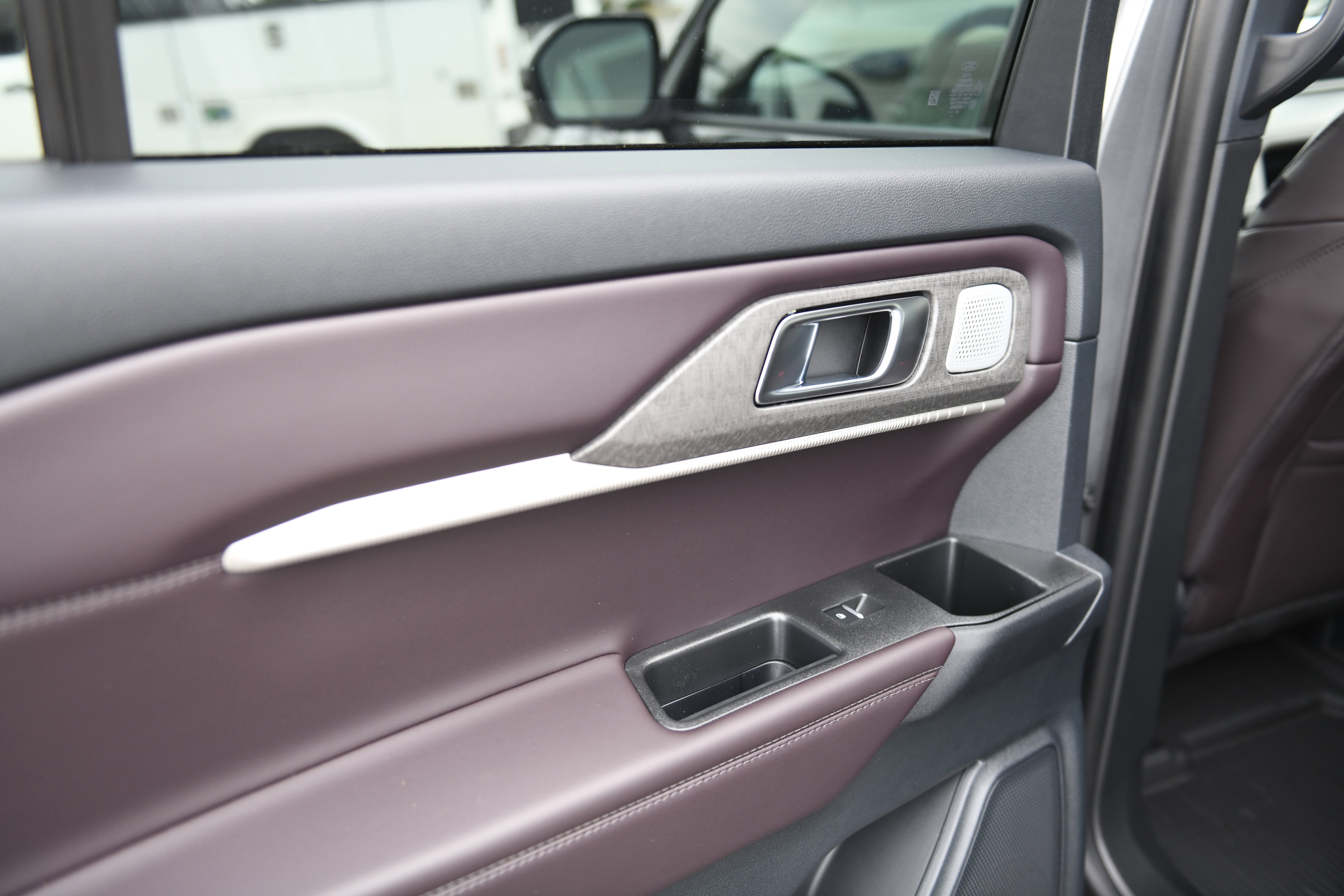 New 2026 Ford Explorer Platinum image 26