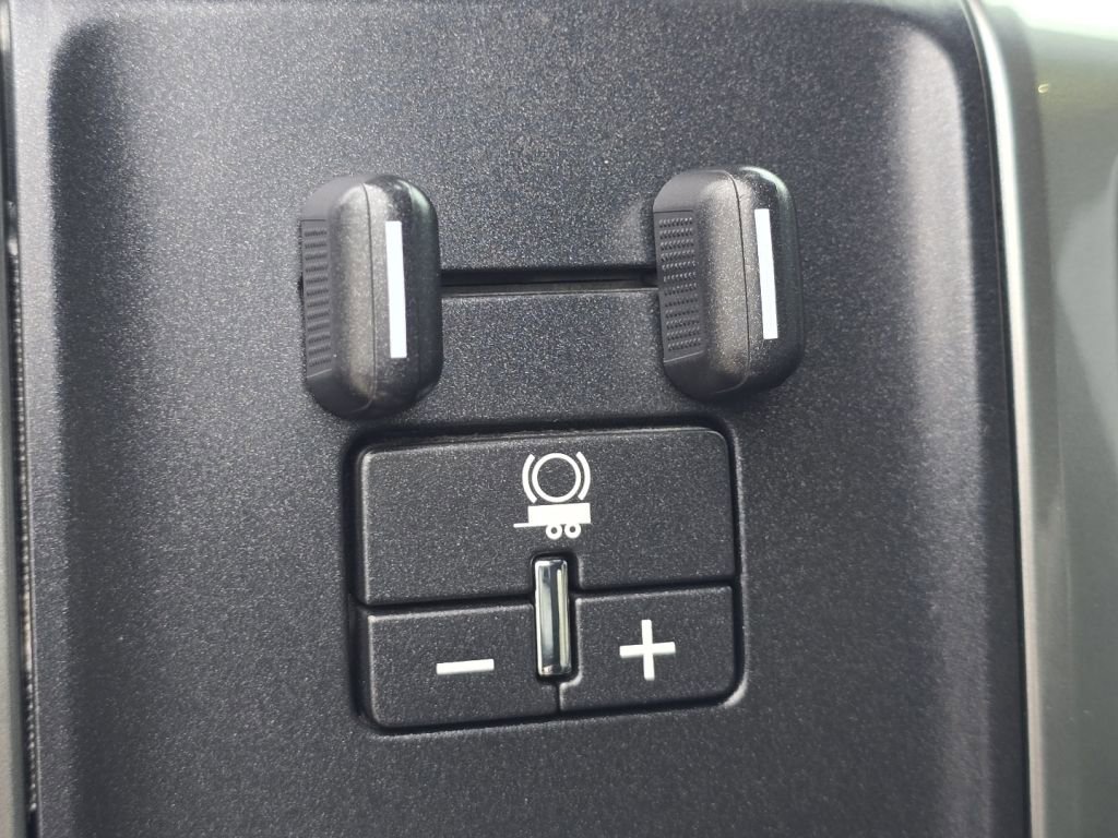 Used 2019 Chevrolet Silverado 2500 LTZ image 12