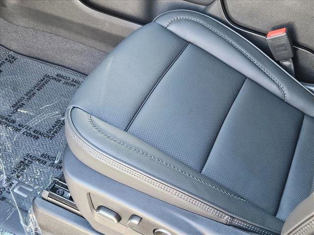 New 2026 GMC Yukon XL Denali w/ Denali Reserve Package image 4