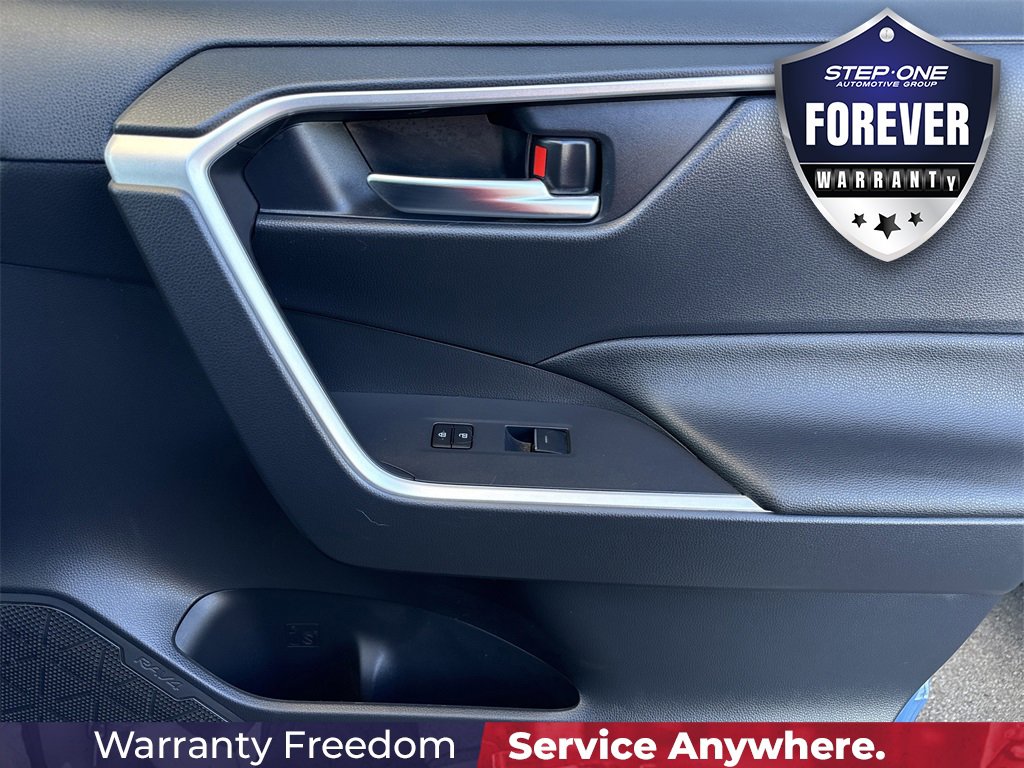 Used 2024 Toyota RAV4 SE image 35