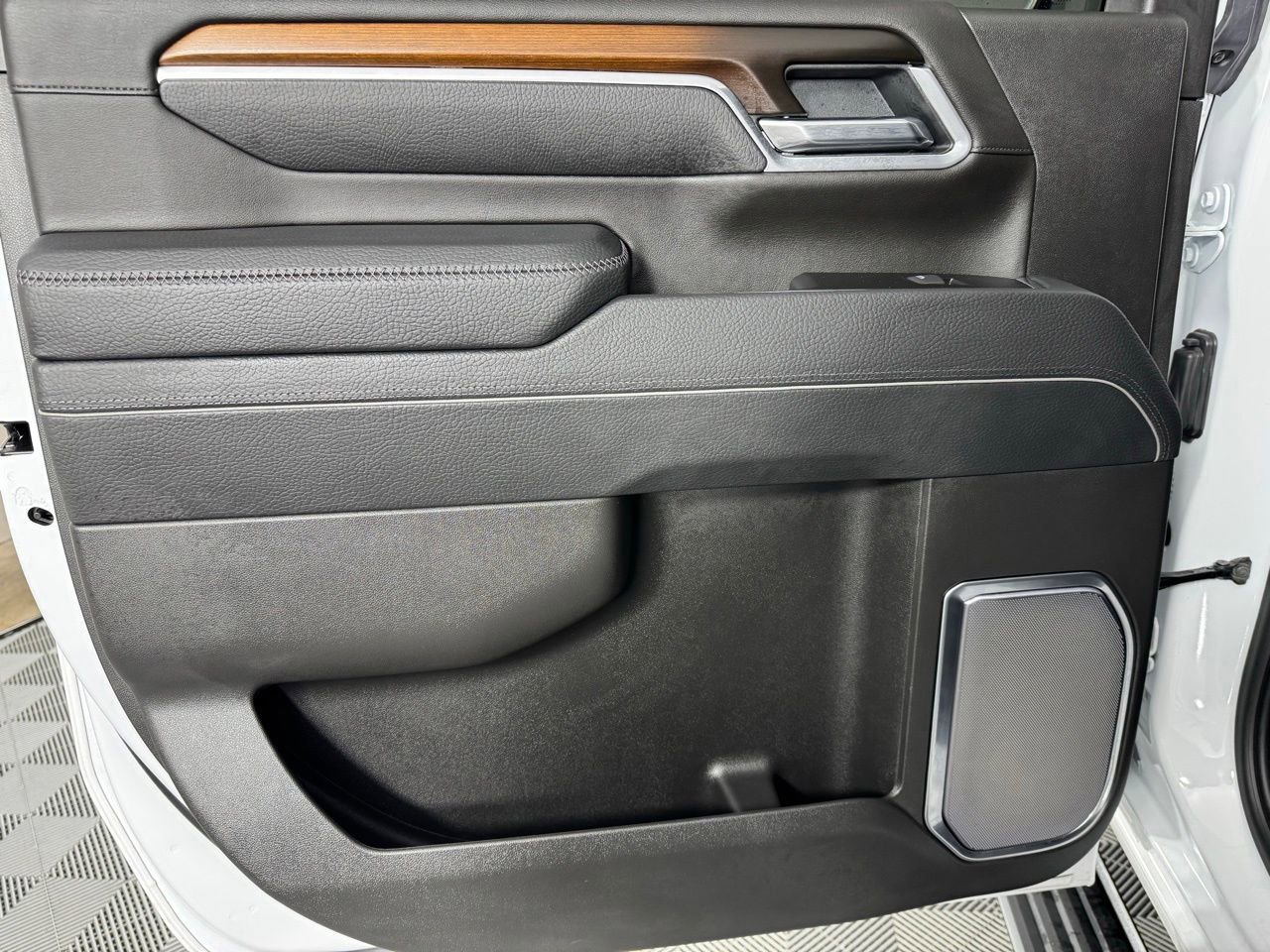 Used 2025 GMC Sierra 2500 Denali w/ Technology Package image 25