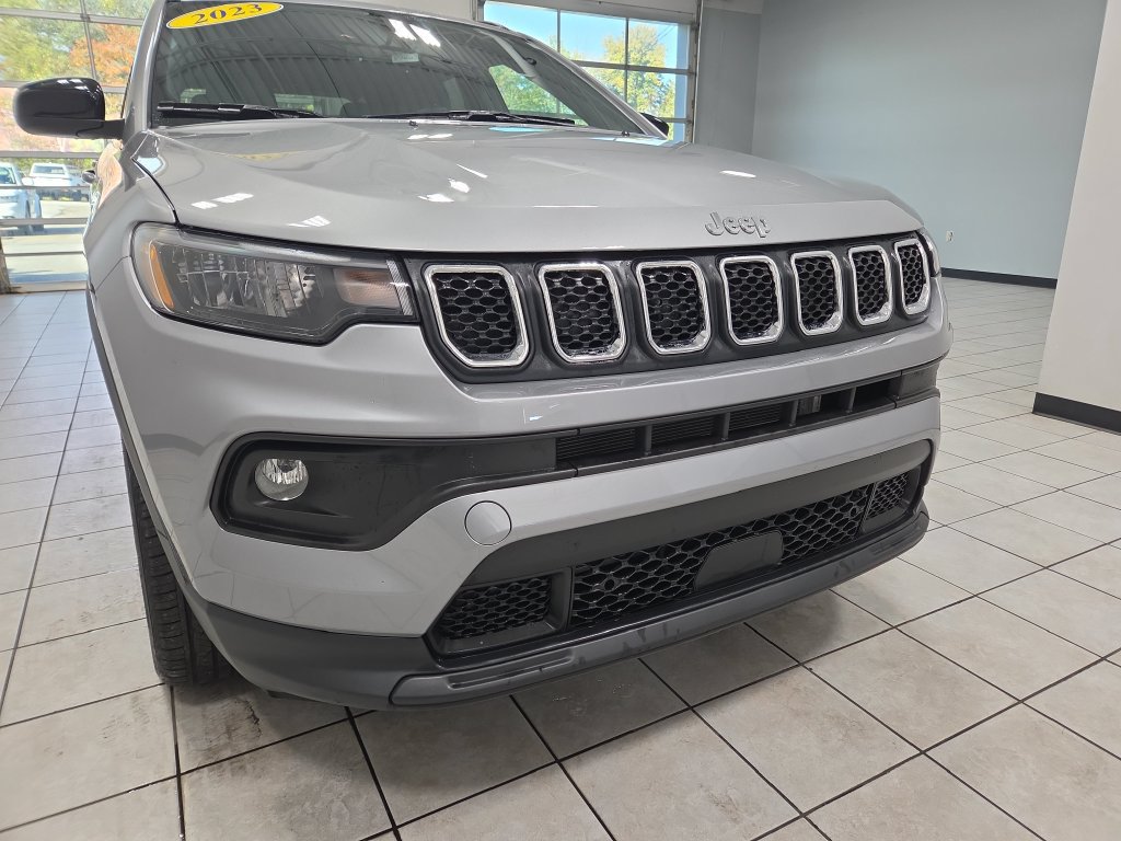 Used 2023 Jeep Compass Latitude AWD/4WD image 24