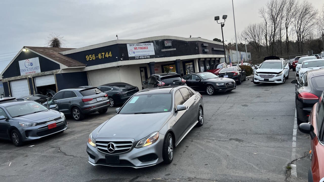 Used 2015 Mercedes-Benz E 350 4MATIC Sedan image 1